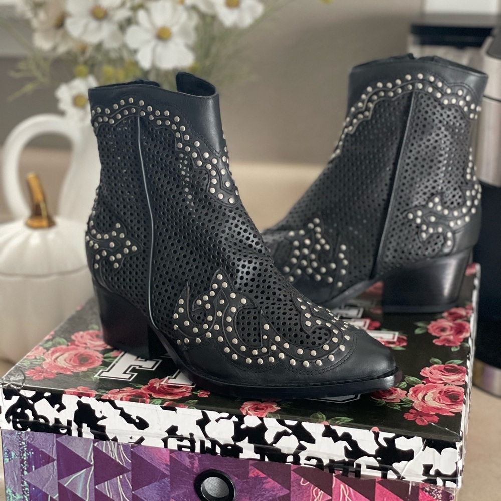 Jeffrey Campbell Paxton Boots